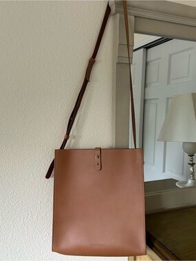 EILEEN FISHER Pristine Vegetable-Tanned Italian Leather Crossbody